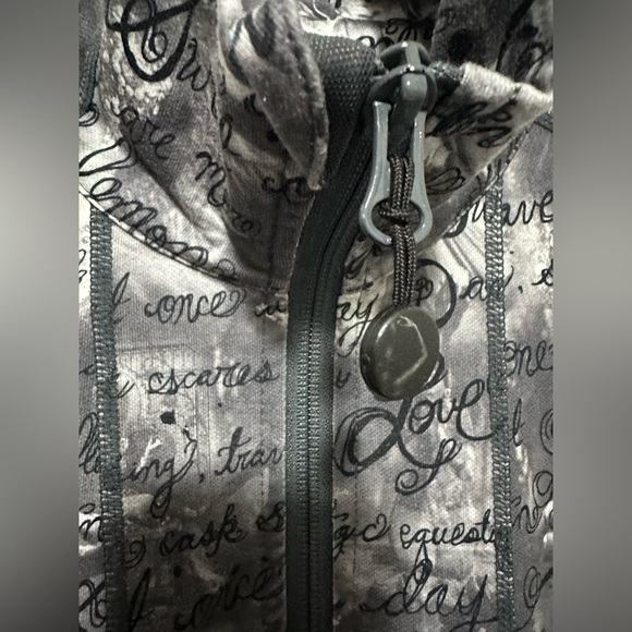 Lululemon Printed Activewear
Jacket Cardigan Women's Gray Full Zip size 4 - Picture 3 of 10